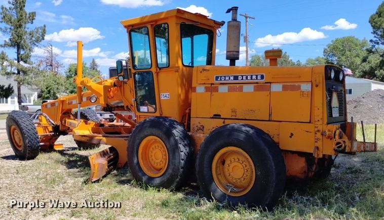 image for item DP3388 John Deere 772A motor grader