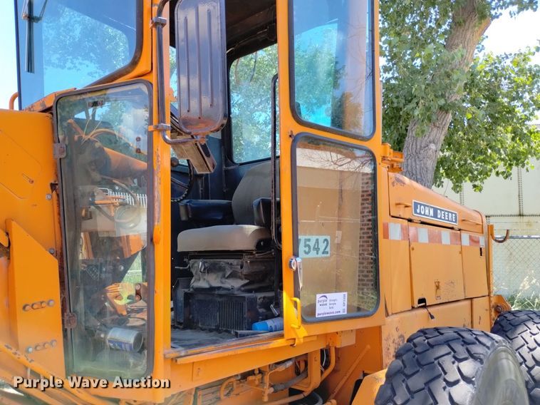 image for item DP3388 John Deere 772A motor grader