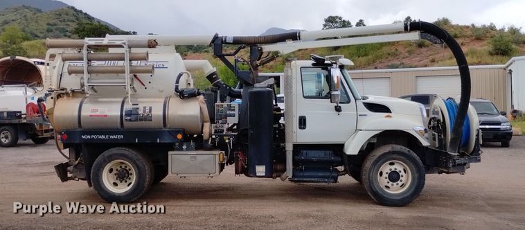 image for item DP3403 2015 International 7400  vacuum truck