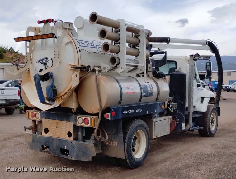 image for item DP3403 2015 International 7400  vacuum truck