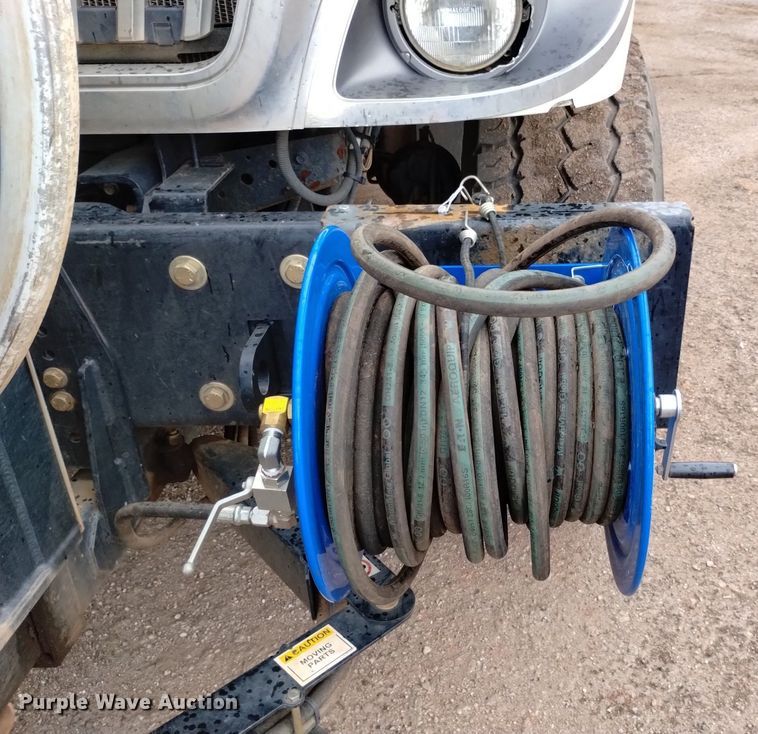 image for item DP3403 2015 International 7400  vacuum truck