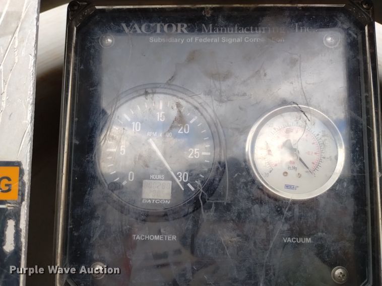 image for item DP3403 2015 International 7400  vacuum truck