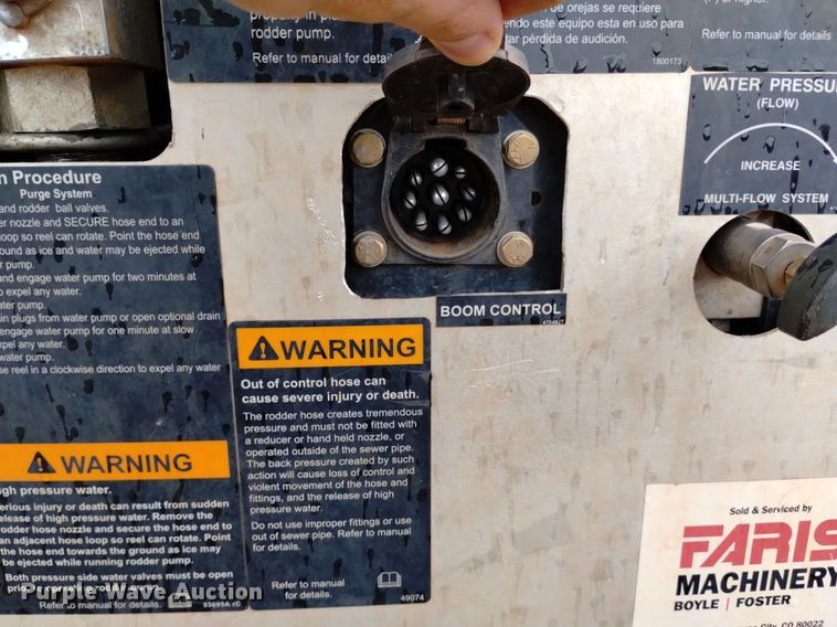 image for item DP3403 2015 International 7400  vacuum truck