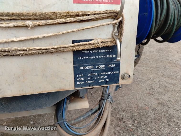 image for item DP3403 2015 International 7400  vacuum truck