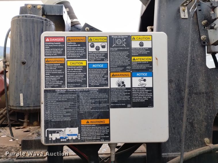 image for item DP3403 2015 International 7400  vacuum truck