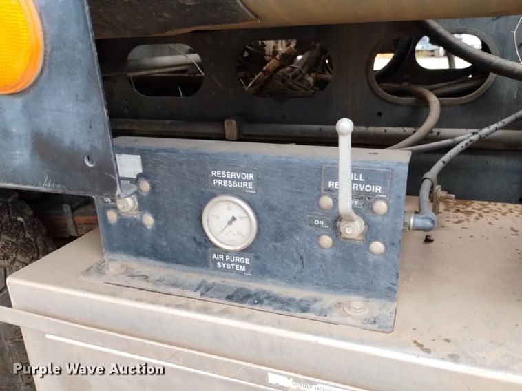 image for item DP3403 2015 International 7400  vacuum truck