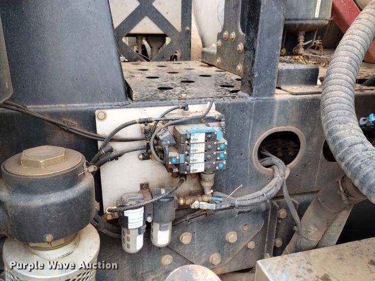 image for item DP3403 2015 International 7400  vacuum truck