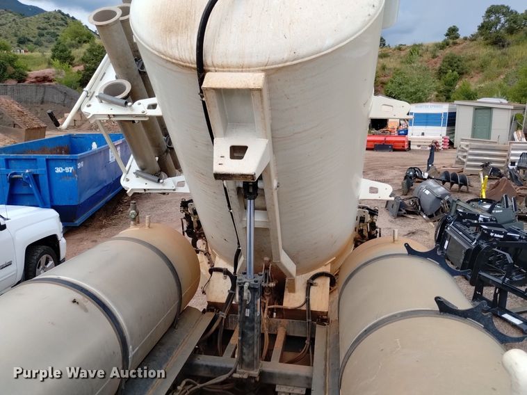 image for item DP3403 2015 International 7400  vacuum truck