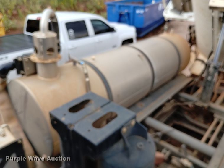 image for item DP3403 2015 International 7400  vacuum truck