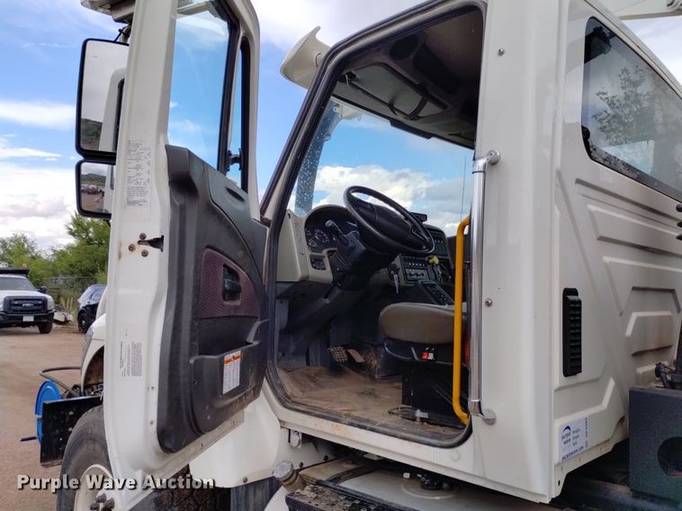 image for item DP3403 2015 International 7400  vacuum truck