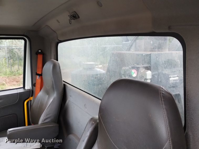 image for item DP3403 2015 International 7400  vacuum truck