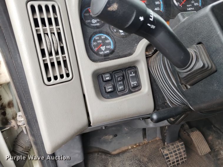 image for item DP3403 2015 International 7400  vacuum truck