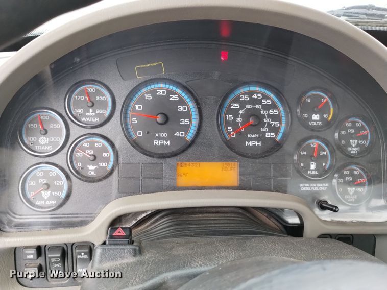 image for item DP3403 2015 International 7400  vacuum truck