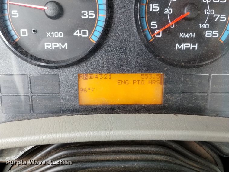 image for item DP3403 2015 International 7400  vacuum truck