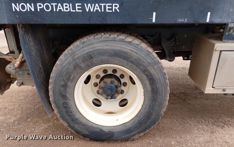 image for item DP3403 2015 International 7400  vacuum truck