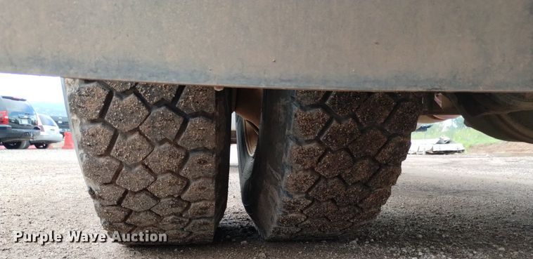 image for item DP3403 2015 International 7400  vacuum truck