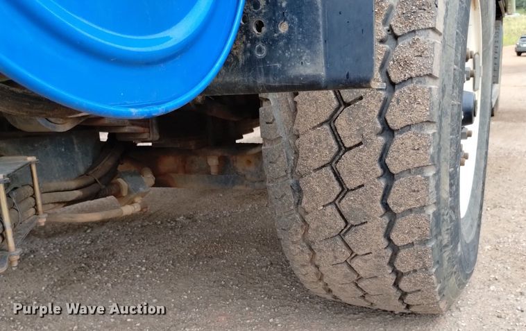 image for item DP3403 2015 International 7400  vacuum truck