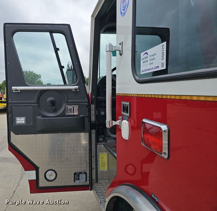 image for item DQ0129 1997 Emergency One Cyclone II  pumper fire truck