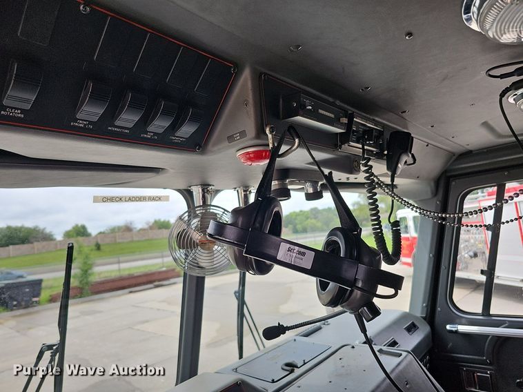 image for item DQ0129 1997 Emergency One Cyclone II  pumper fire truck