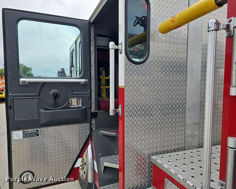 image for item DQ0129 1997 Emergency One Cyclone II  pumper fire truck