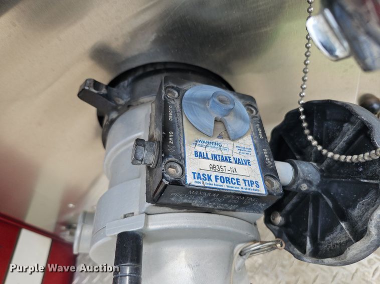 image for item DQ0129 1997 Emergency One Cyclone II  pumper fire truck