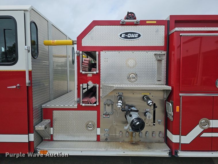 image for item DQ0129 1997 Emergency One Cyclone II  pumper fire truck