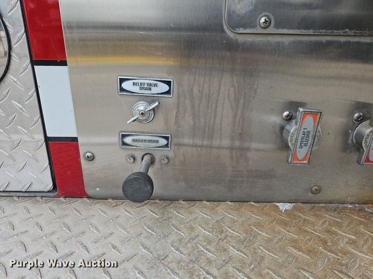 image for item DQ0129 1997 Emergency One Cyclone II  pumper fire truck