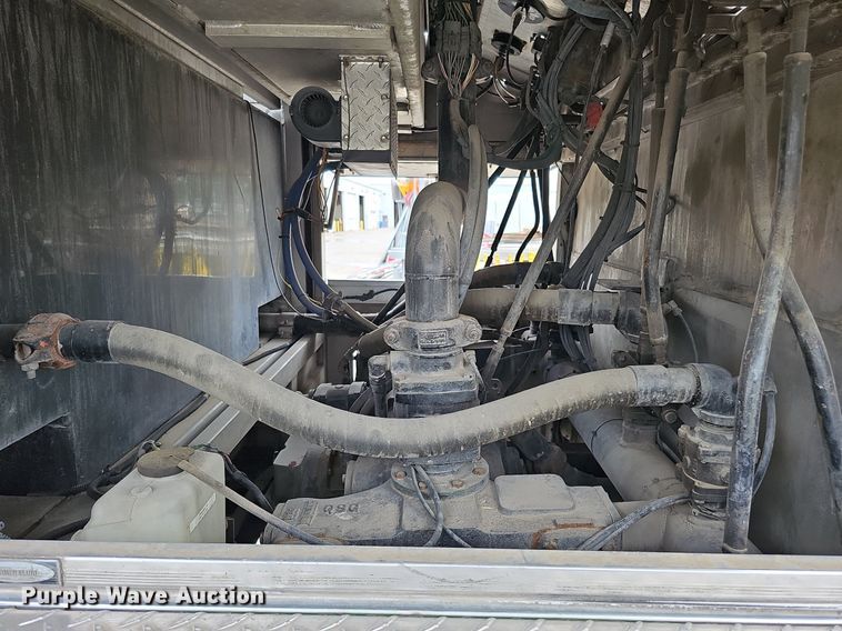 image for item DQ0129 1997 Emergency One Cyclone II  pumper fire truck