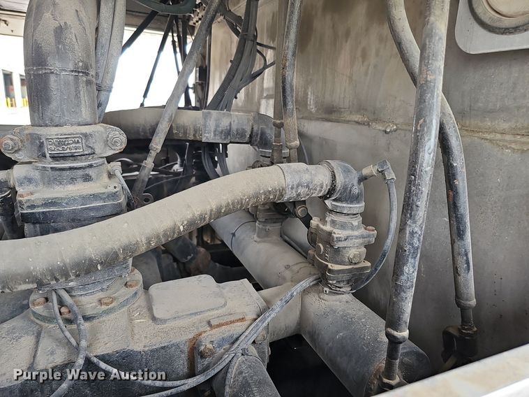 image for item DQ0129 1997 Emergency One Cyclone II  pumper fire truck