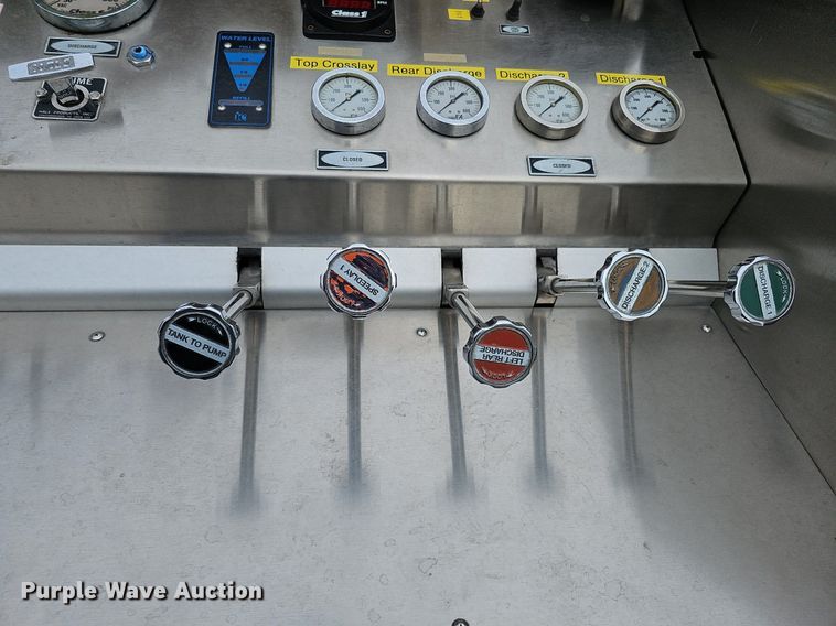 image for item DQ0129 1997 Emergency One Cyclone II  pumper fire truck