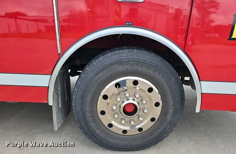 image for item DQ0129 1997 Emergency One Cyclone II  pumper fire truck