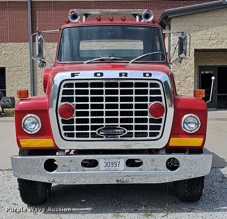 image for item DQ0255 1983 Ford 9000  pumper fire truck