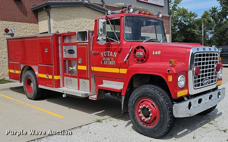 image for item DQ0255 1983 Ford 9000  pumper fire truck