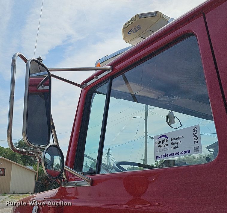 image for item DQ0255 1983 Ford 9000  pumper fire truck