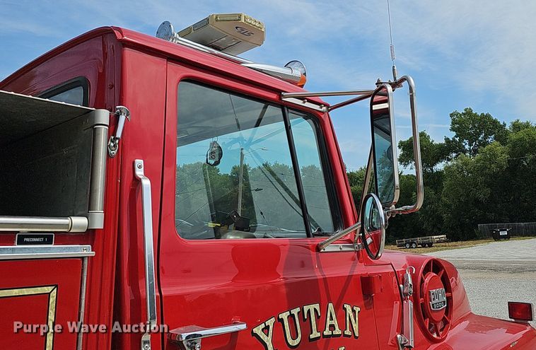 image for item DQ0255 1983 Ford 9000  pumper fire truck