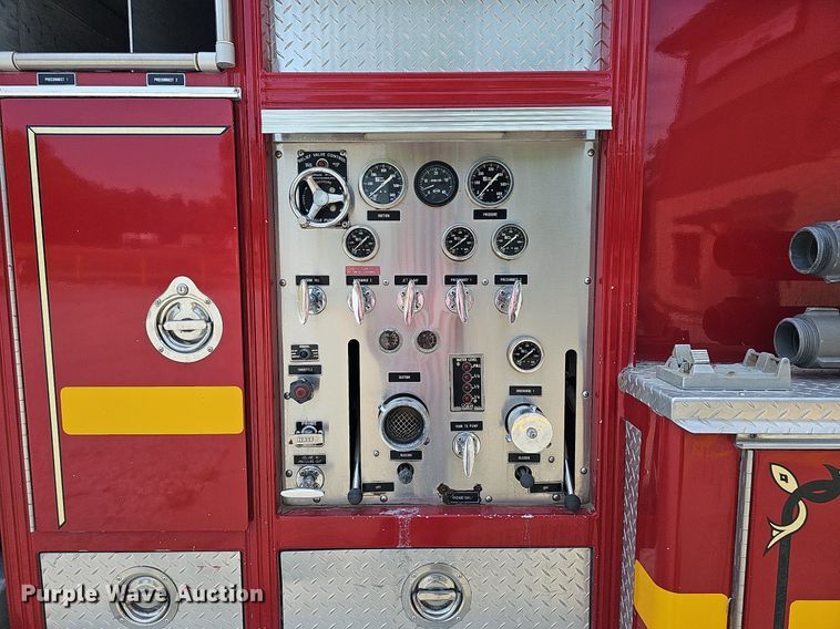 image for item DQ0255 1983 Ford 9000  pumper fire truck