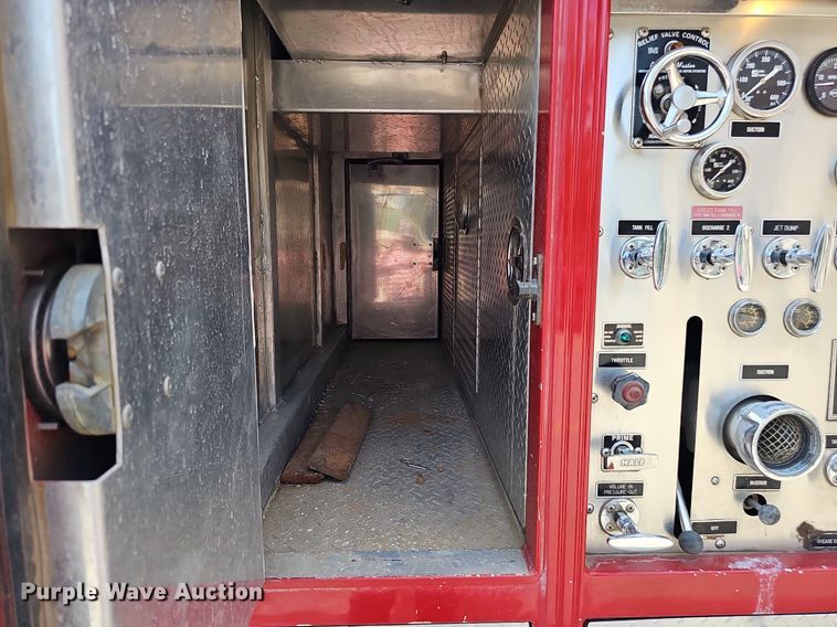 image for item DQ0255 1983 Ford 9000  pumper fire truck