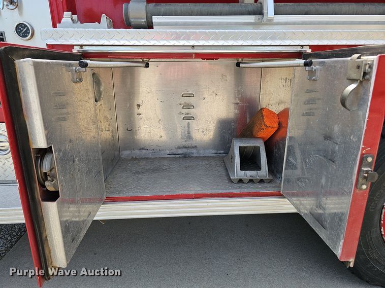 image for item DQ0255 1983 Ford 9000  pumper fire truck