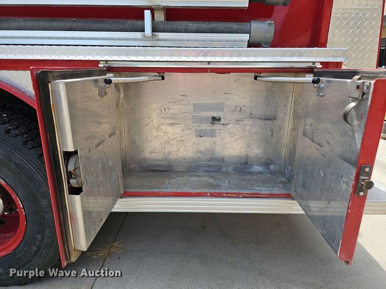 image for item DQ0255 1983 Ford 9000  pumper fire truck