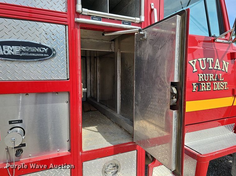 image for item DQ0255 1983 Ford 9000  pumper fire truck