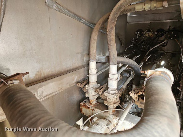 image for item DQ0255 1983 Ford 9000  pumper fire truck