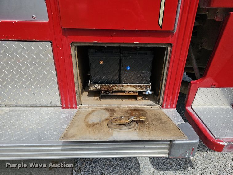 image for item DQ0255 1983 Ford 9000  pumper fire truck