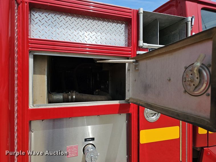 image for item DQ0255 1983 Ford 9000  pumper fire truck