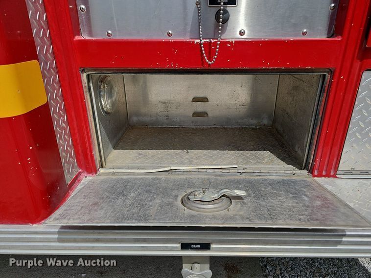 image for item DQ0255 1983 Ford 9000  pumper fire truck