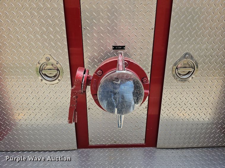 image for item DQ0255 1983 Ford 9000  pumper fire truck