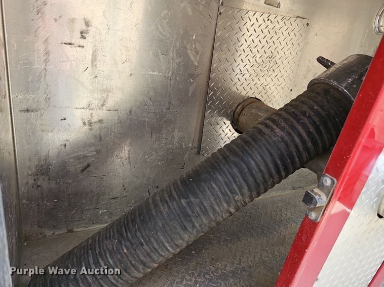 image for item DQ0255 1983 Ford 9000  pumper fire truck