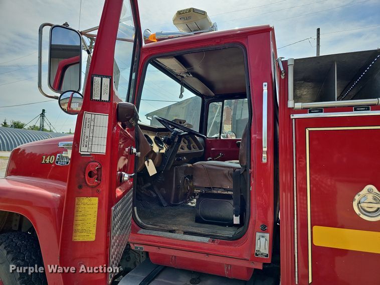 image for item DQ0255 1983 Ford 9000  pumper fire truck