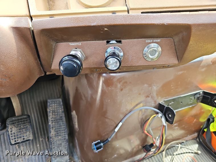 image for item DQ0255 1983 Ford 9000  pumper fire truck