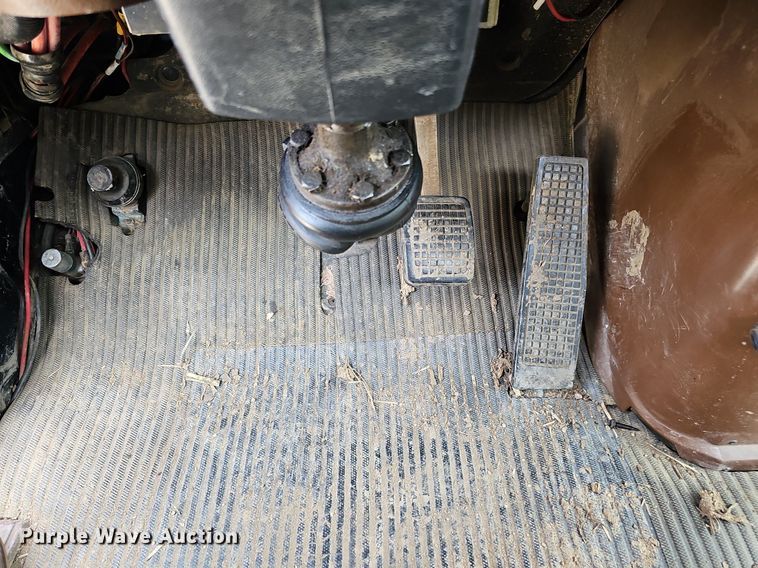 image for item DQ0255 1983 Ford 9000  pumper fire truck