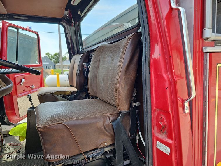 image for item DQ0255 1983 Ford 9000  pumper fire truck